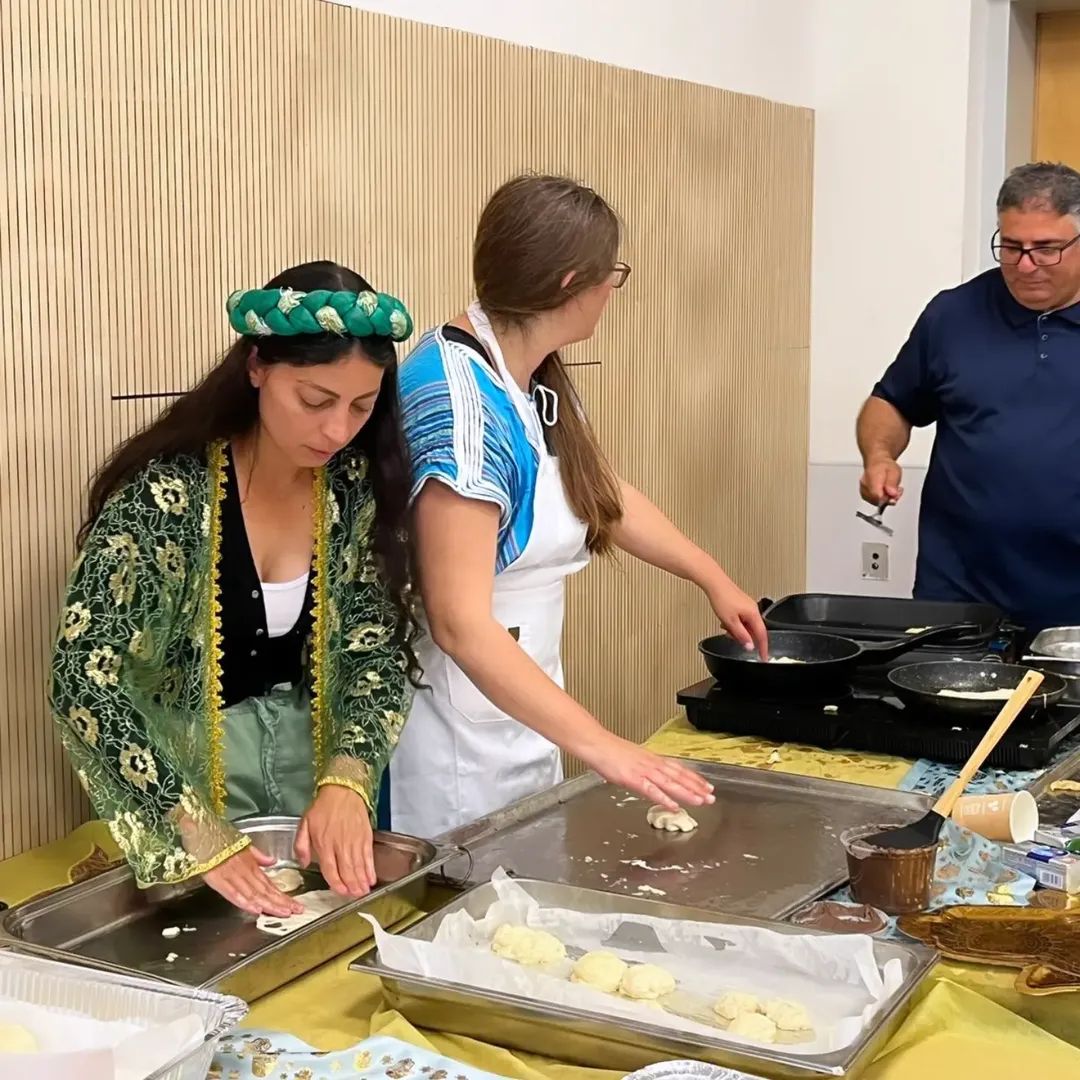 Voluntárias em atividade culinária